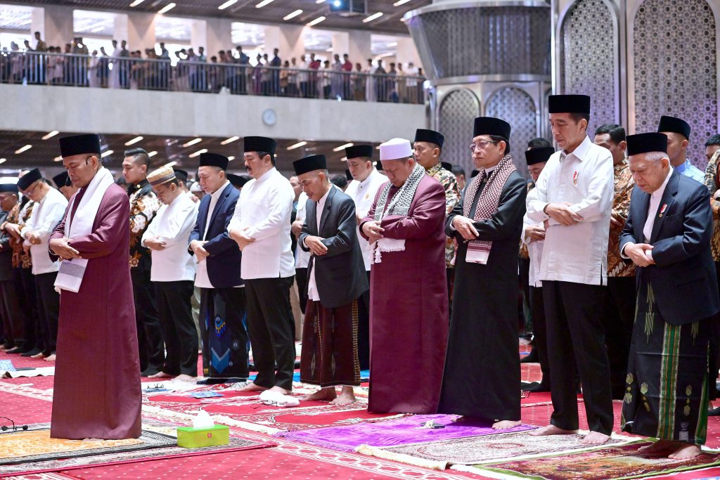Presiden dan Ibu Iriana Jokowi Tunaikan Salat Idul Fitri 1445 H di Masjid Istiqlal