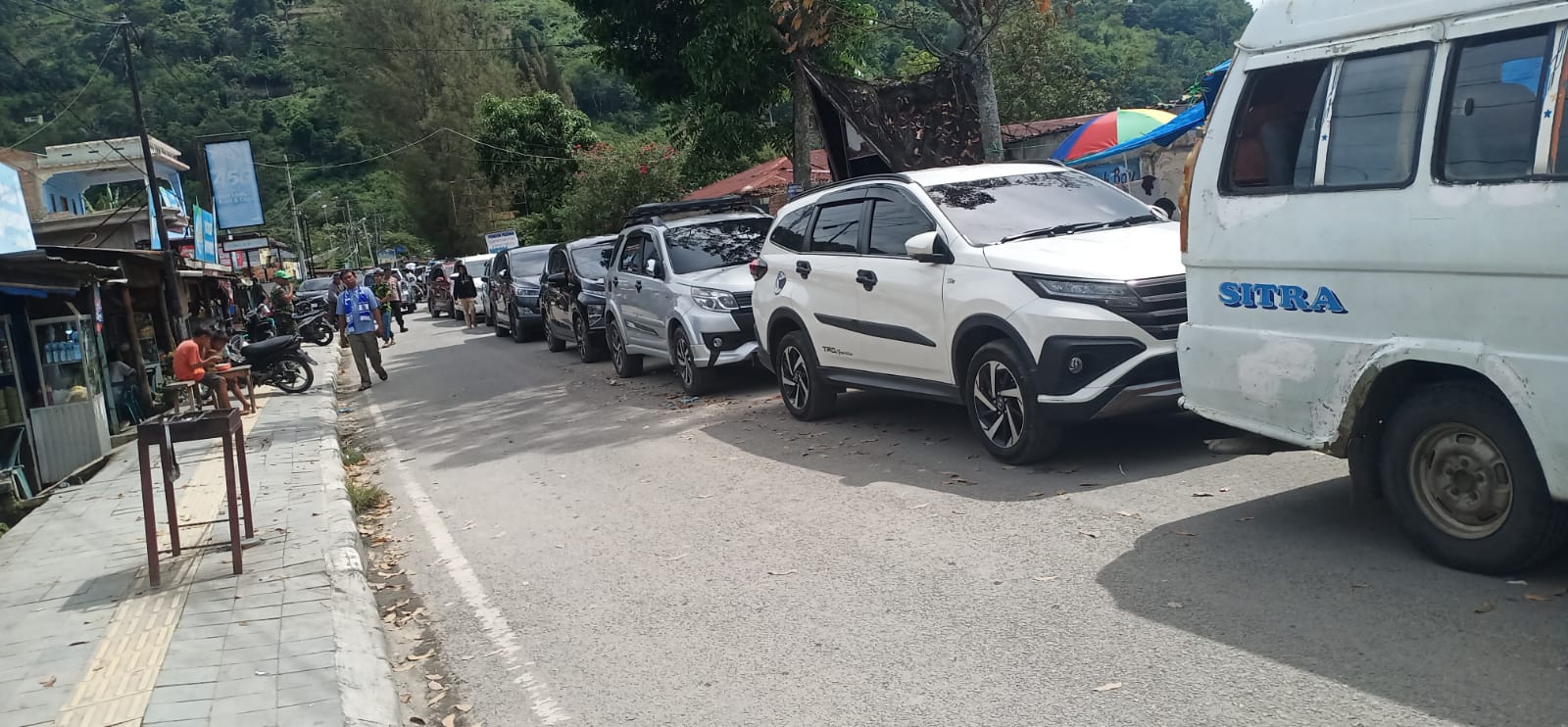 Pelabuhan Penyeberangan Ajibata Semakin Padat