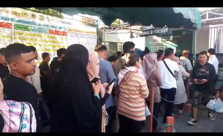 Arus Balik Idul Fitri 1445 H, Pemudik Mulai Padati Pelabuhan Belawan