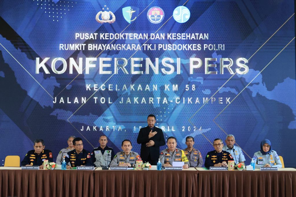 Tim DVI Polri Berhasil Identifikasi 12 Korban Tewas Kecelakaan KM 58 Tol Jakarta-Cikampek