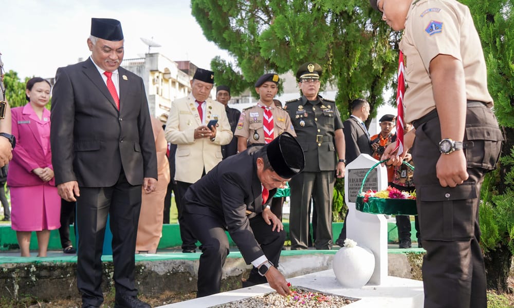 Peringati HUT ke 76 Sumut, Pj Gubernur Ziarah ke Makam Pemimpin Terdahulu
