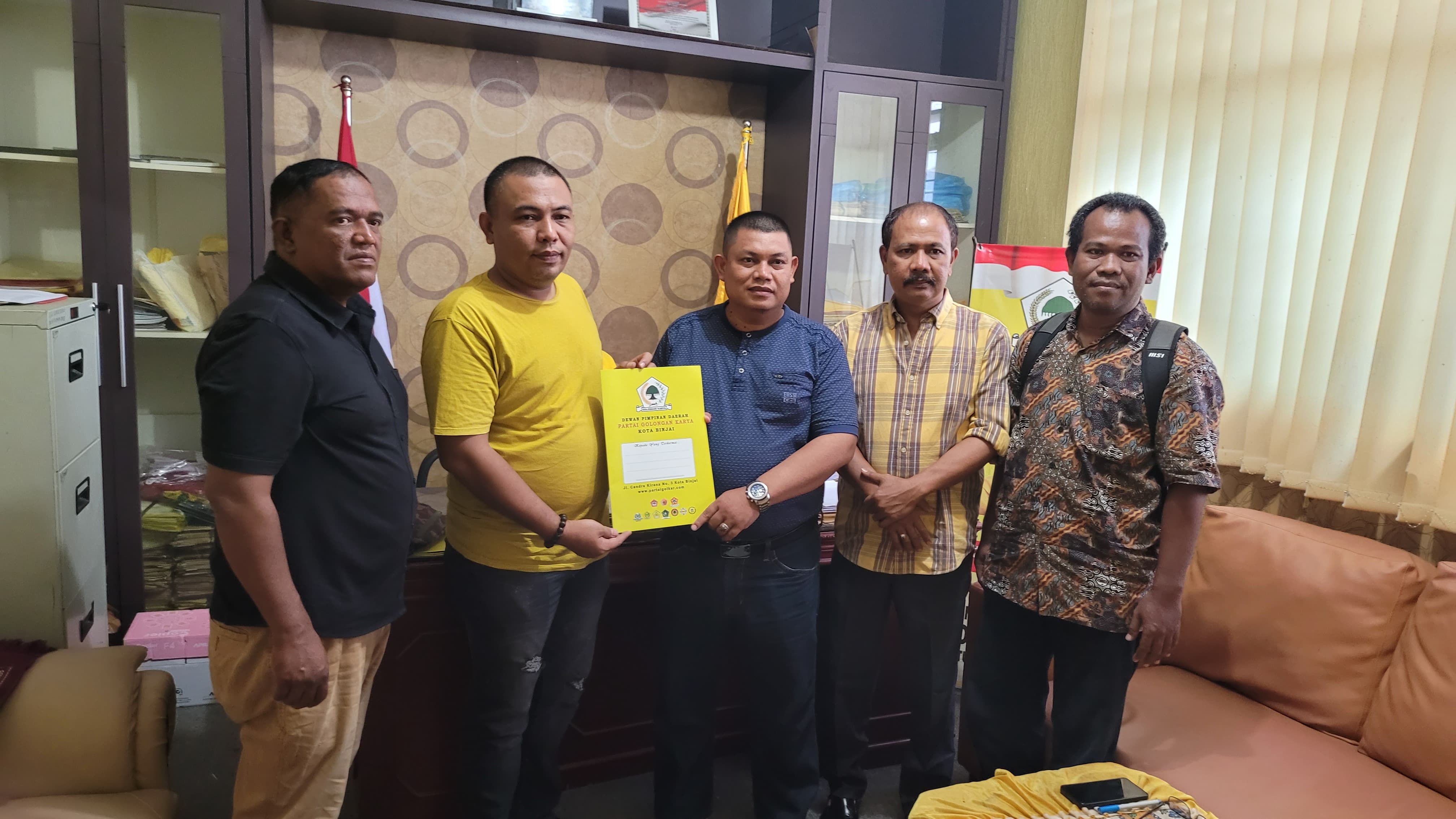 Balon Wali Kota Zainuddin Purba Melalui Zulfan Efendy Ambil Formulir Pendaftaran ke Golkar Binjai