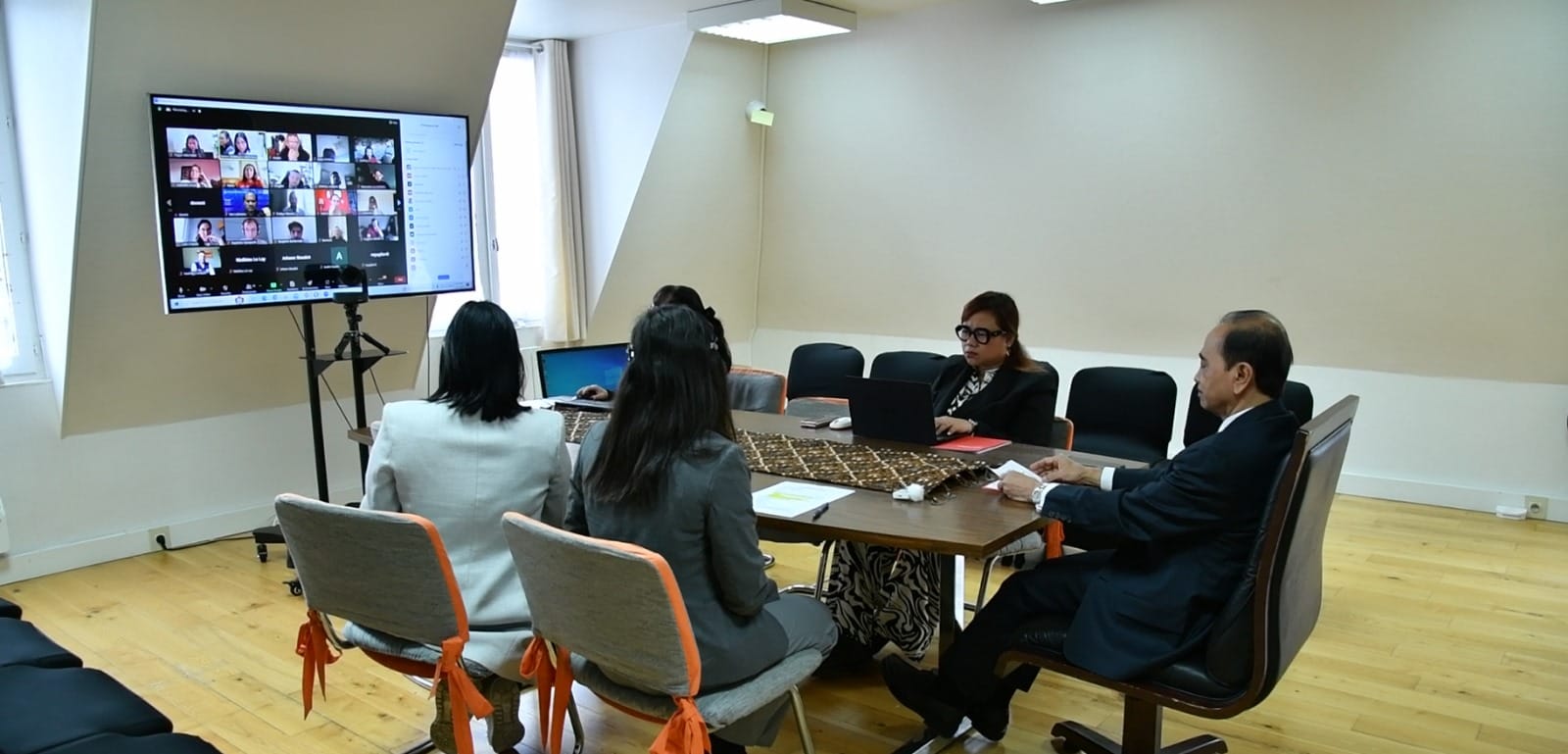 Antusiasme Tinggi, KBRI Paris Buka Lima Kelas BIPA