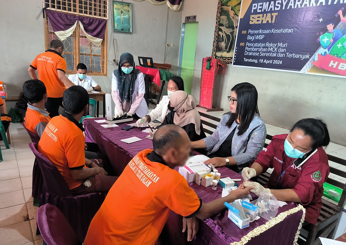 Rutan Tarutung Gandeng Puskesmas Hutabaginda Lakukan Pemeriksaan Kesehatan dan Pengobatan Massal