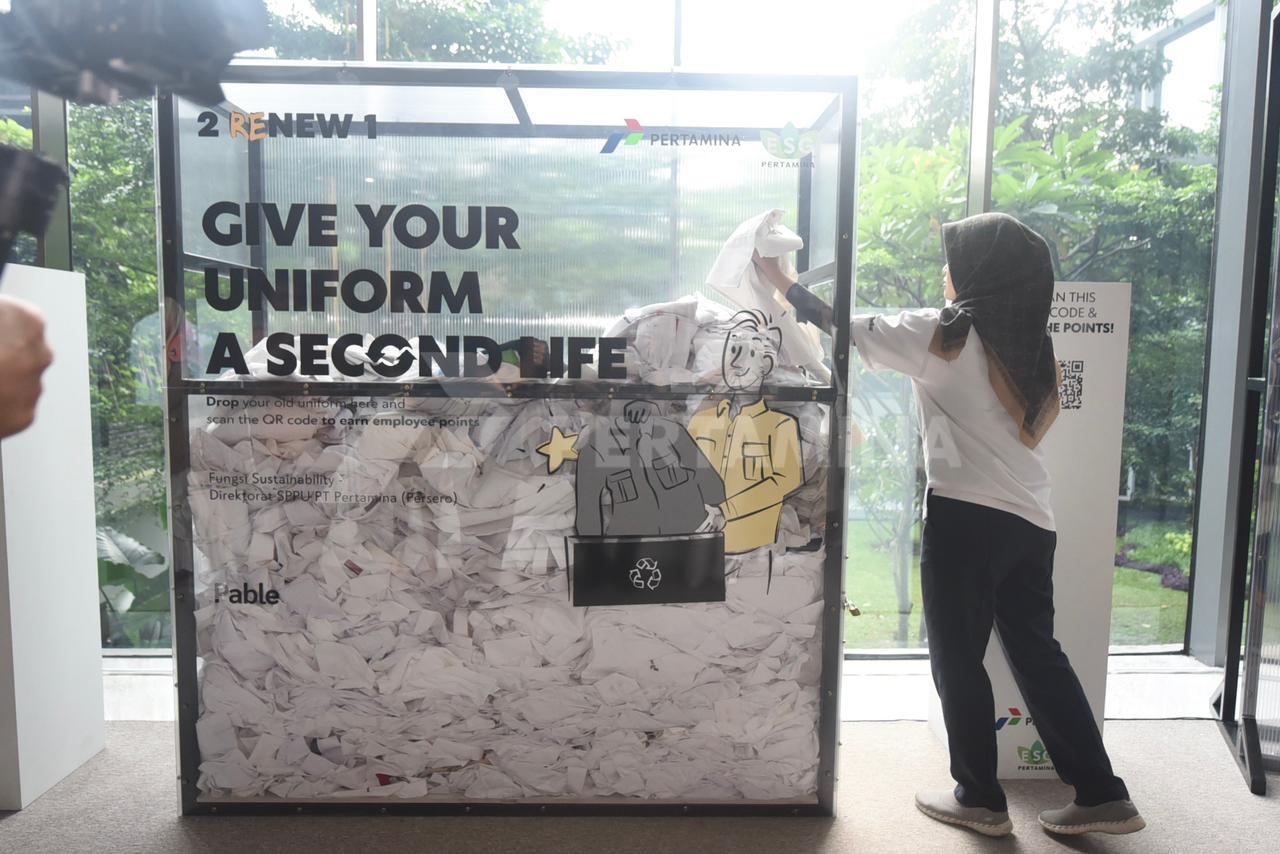 ESG Berkelanjutan, Pertamina Manfaatkan Limbah Pakaian Seragam Bekas Jadi Baju Daur Ulang