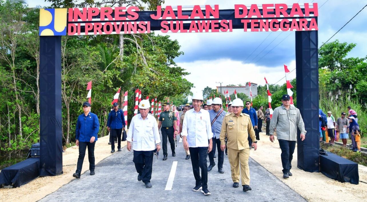 Presiden Jokowi Resmikan Pelaksanaan Inpres Jalan Daerah di Sulawesi Tenggara