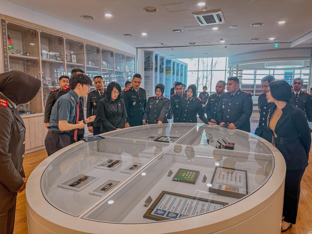 Bekal Hadapi Tantangan Keamanan Global, Mahasiswa STIK Laksanakan Short Course di KNPU