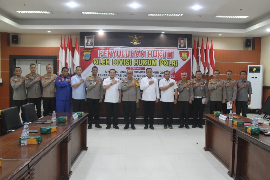 Divkum Polri Berikan Penyuluhan Hukum KUHP dan HAM