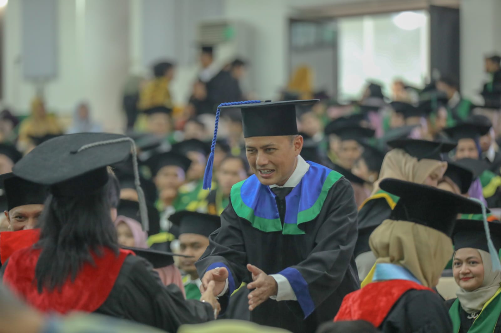 Ijeck Wisuda Raih Gelar Doktor Studi Pembangunan