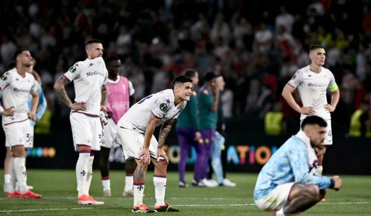 Olympiakos Juara Europa Conference League