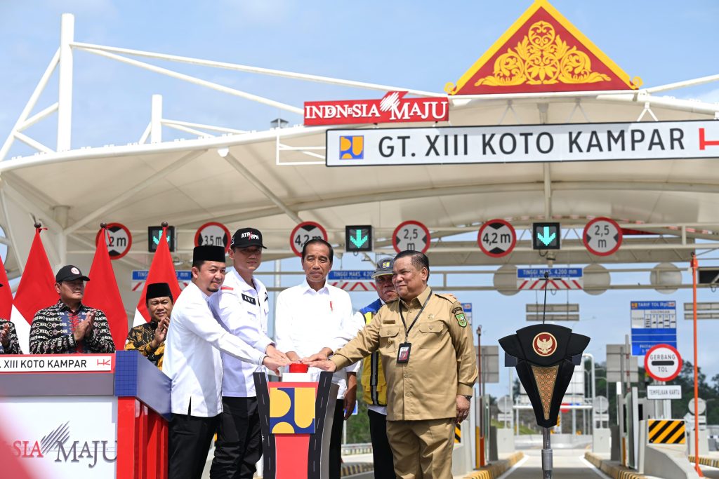 Presiden Jokowi Resmikan Jalan Tol di Provinsi Riau