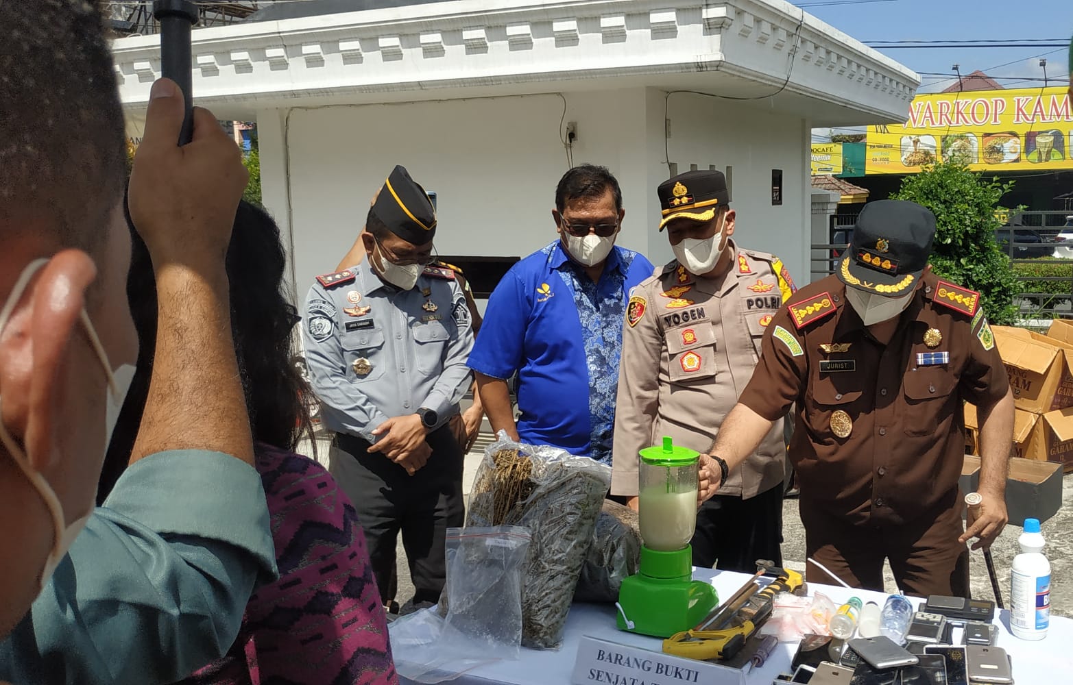 Kejari Pematangsiantar Musnahkan Barang Bukti Perkara Tindak Pidana