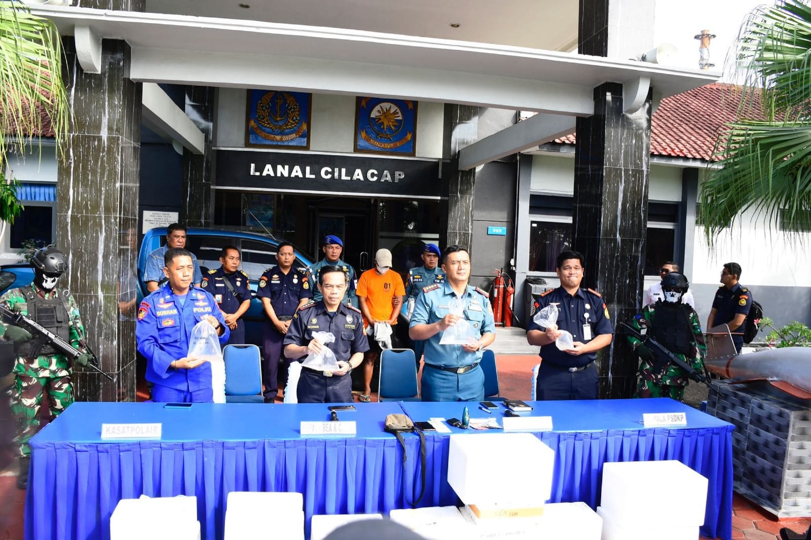 TNI AL Gagalkan Upaya Penyelundupan Ribuan Baby Lobster di Cilacap