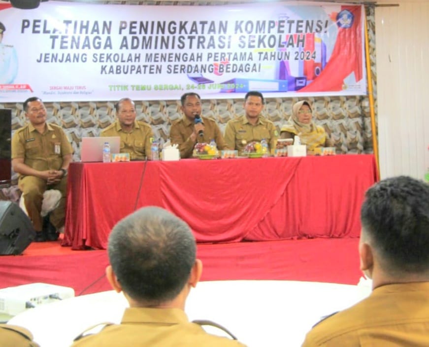 Tenaga Administrasi Sekolah Diminta Tingkatkan Kompetensi dan Profesionalisme