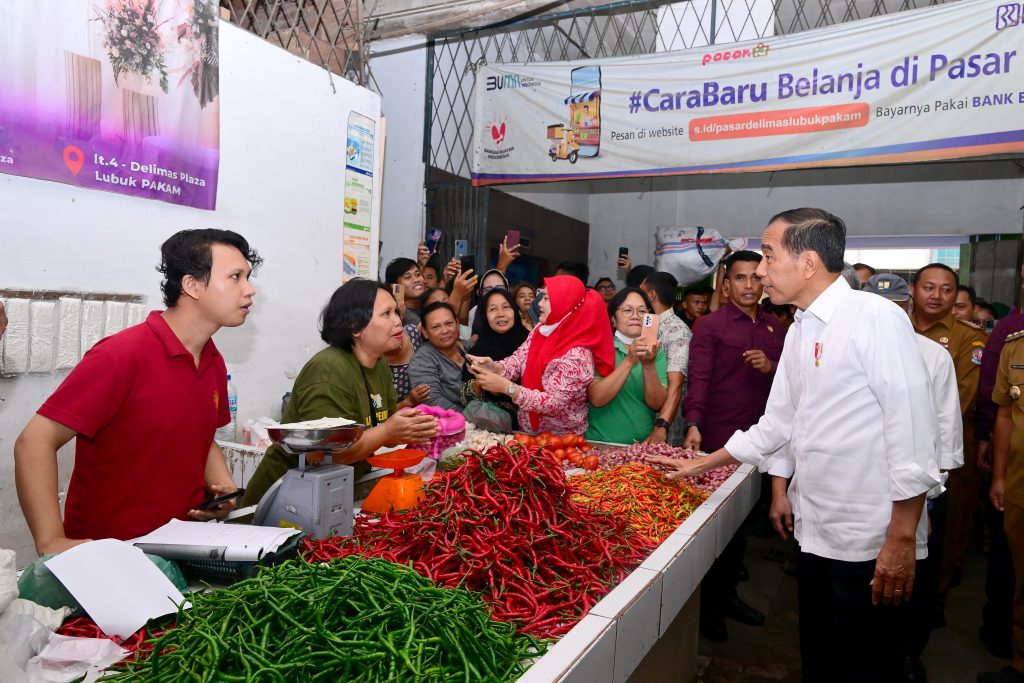 Presiden Jokowi Pantau Harga Komoditas di Pasar Raya Lubukpakam