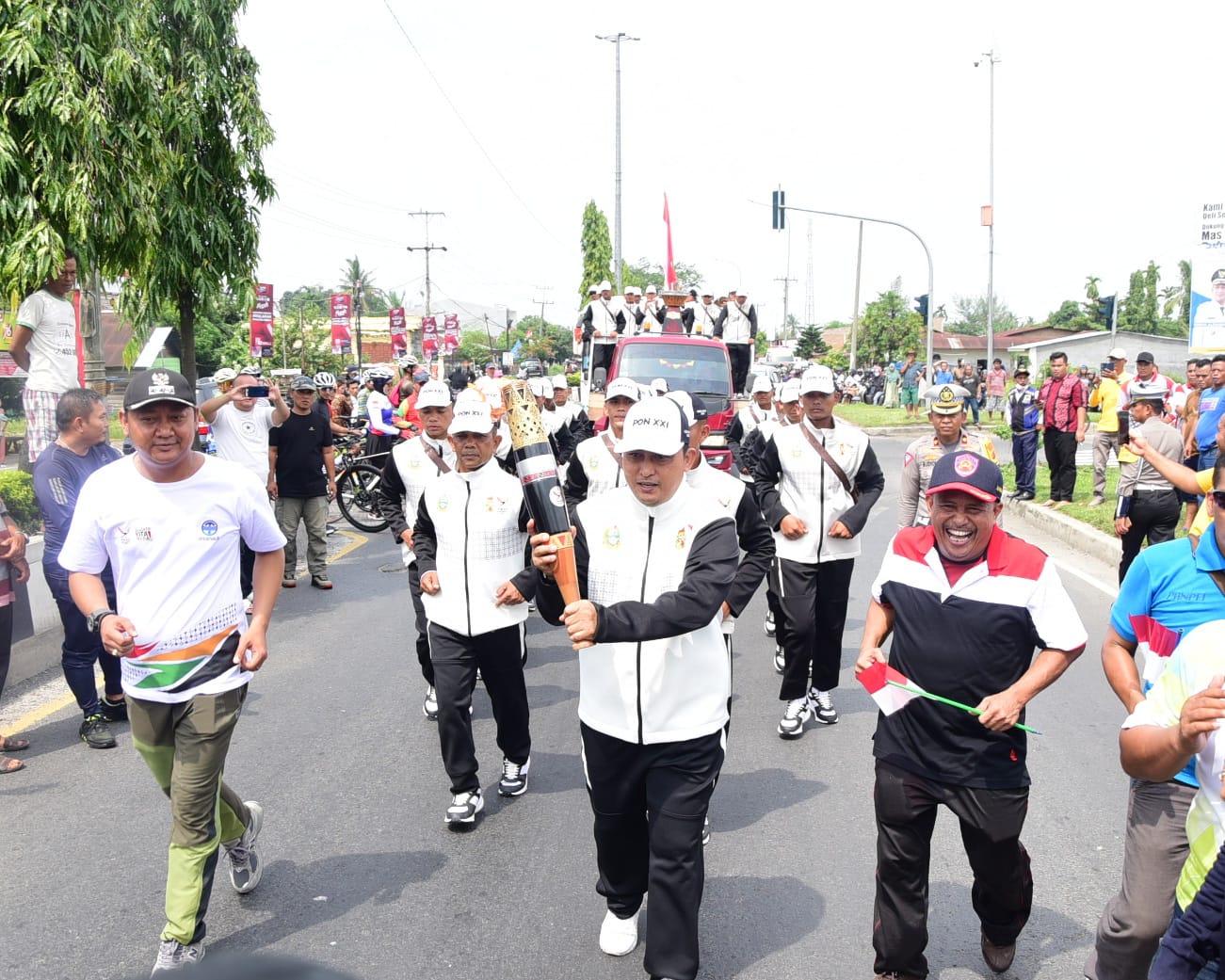 Kirab Api PON XXI Disambut di Lubukpakam