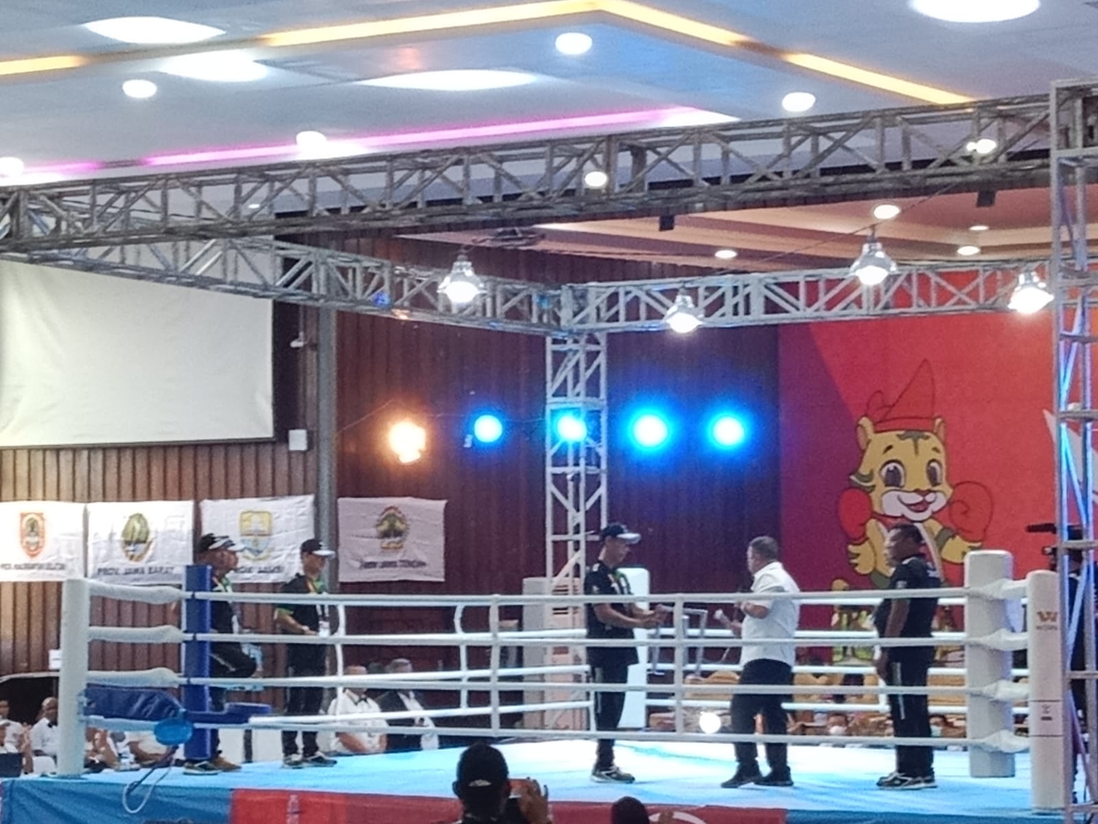 Pembukaan Pertandingan Tinju PON XXI di Pematangsiantar