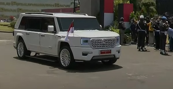 Prabowo Meninggalkan Gedung MPR Menggunakan Maung Garuda  Indonesia 1 