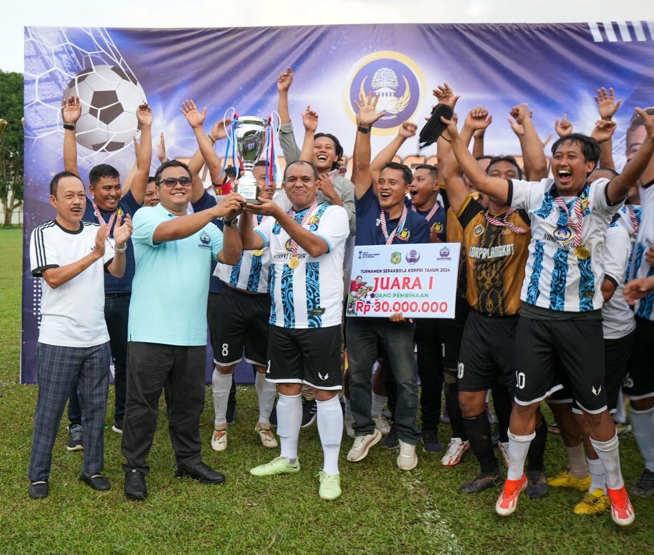 Langkat Juara Turnamen Sepak Bola Korpri 2024, Boyong Piala Bobby Nasution