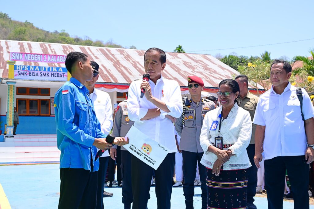 Presiden Jokowi Tinjau Fasilitas SMK Negeri 1 Kalabahi