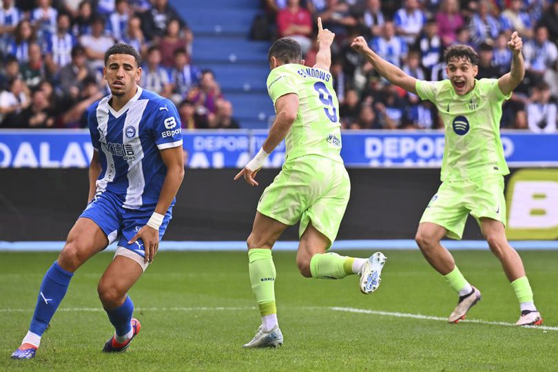 Barcelona Tundukkan Alaves 3-0, Lewandowski Cetak Hattrick