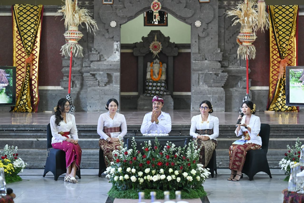 Pemanfaatan Teknologi di Sekolah Denpasar Tingkatkan Efisiensi Administrasi