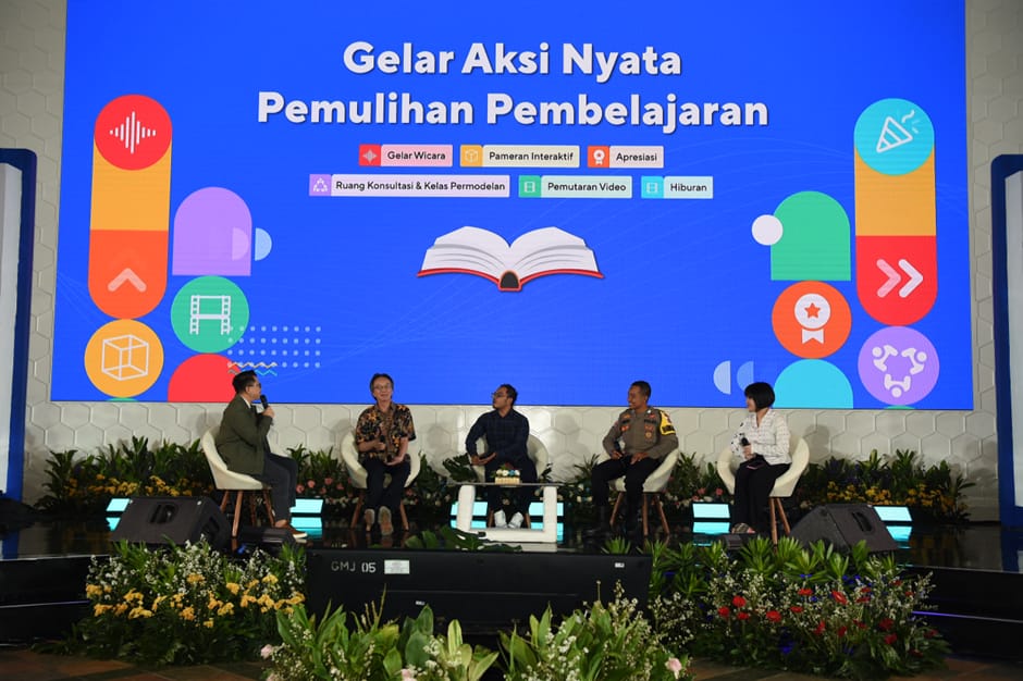 Pejuang Literasi: Inspirasi Masa Depan Anak Negeri