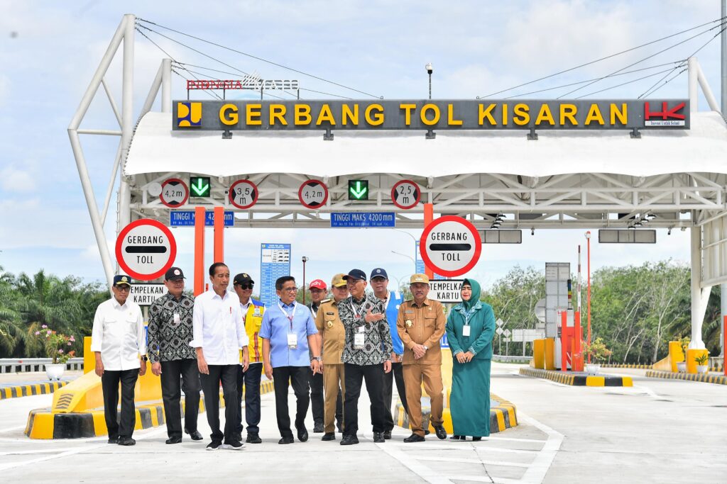 Dukung Mobilitas dan Ekonomi Daerah, Presiden Jokowi Resmikan Dua Ruas Tol Trans Sumatera