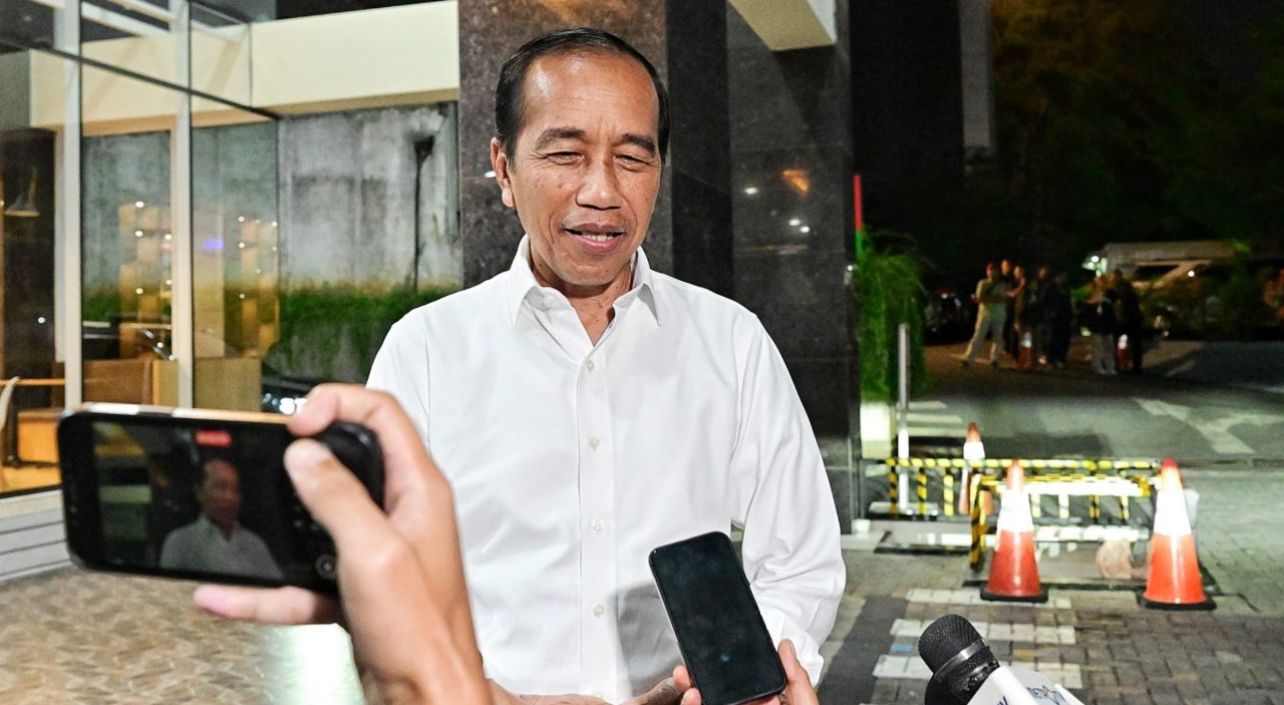Pertemuan Pertama Presiden Jokowi dengan Cucu Keenam, Bebingah