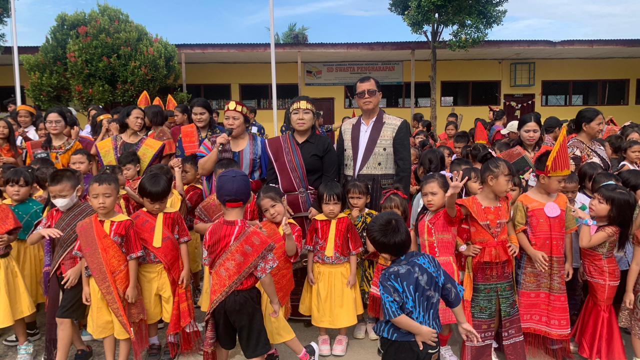 Koperasi Argado Bona Nipinasa Perkuat Pemahaman Ulos Melalui Edukasi Pelajar
