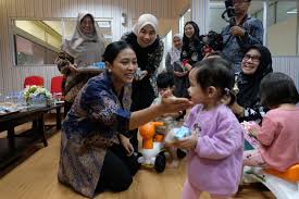 Dukung Pegawai dan Petani Lokal, Istri Wamentan Kunjungi Day Care dan Pasar Tani Kementan