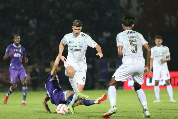 Persib Bandung Menang 2-0 Atas Persik, Del Pino Cetak Gol Brilian