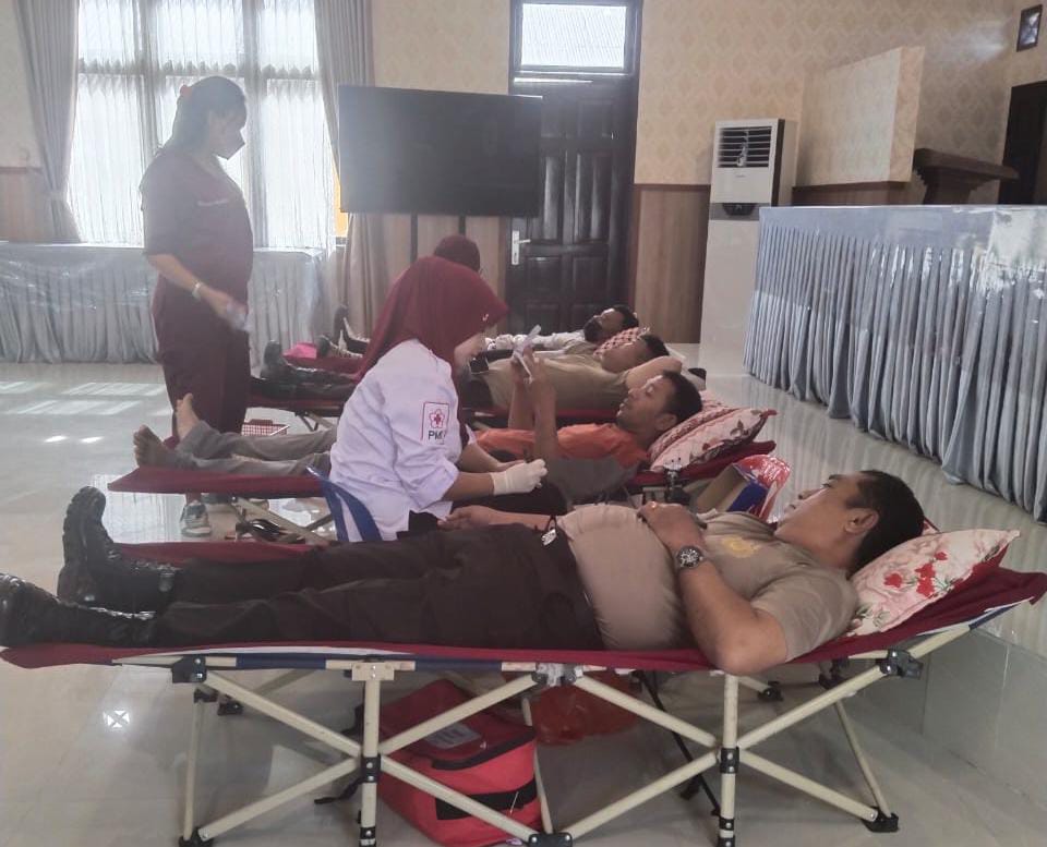 HUT ke-73 Humas Polri, Polres Simalungun Donor Darah 73 Kantong