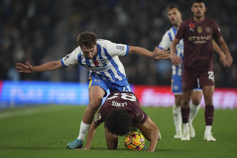 Brighton Tundukkan Manchester City 2-1