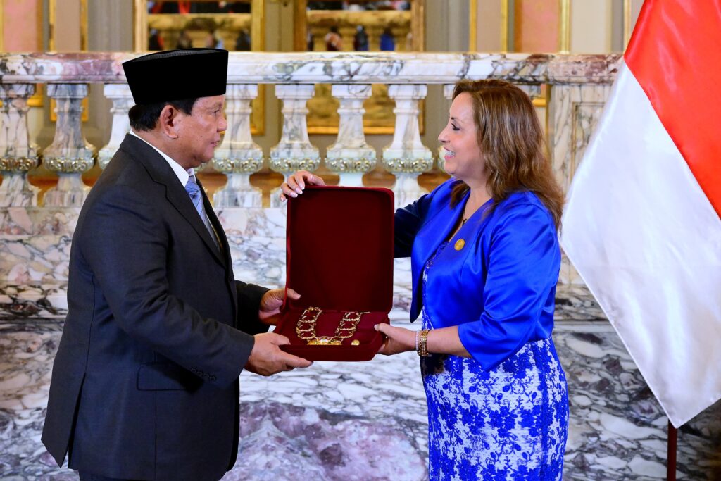 Presiden Prabowo Subianto Dianugerahi Grand Cross of the Order of the Sun of Peru