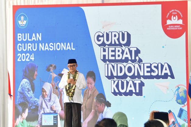 Mendikdasmen Resmikan Bulan Guru Nasional