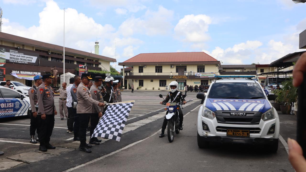 Kapolrestabes Medan Pimpin Apel Patroli Skala Besar, Tekankan Pentingnya Kebersamaan Upaya Preventif