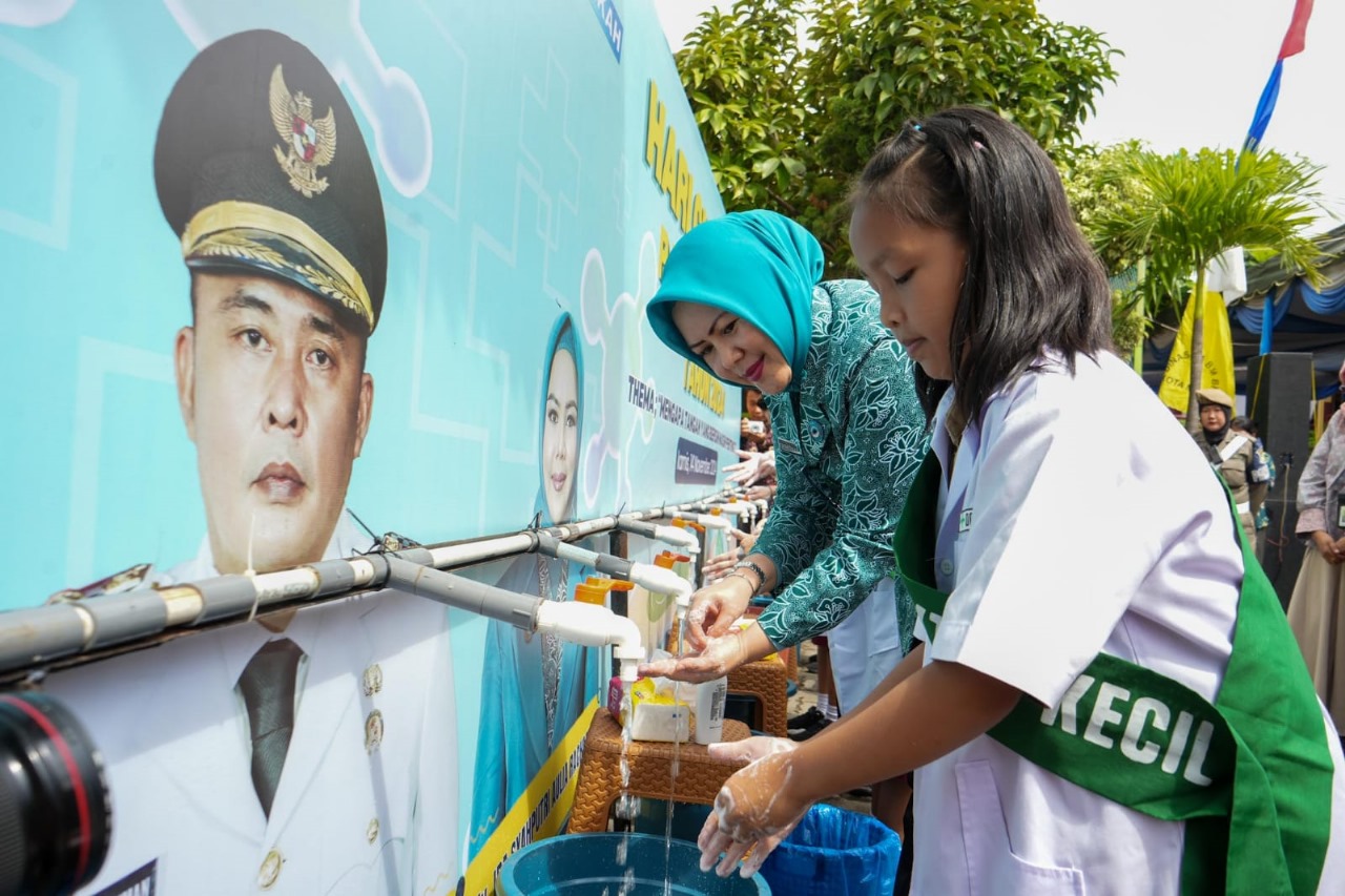 Aksi Cuci Tangan Pakai Sabun, Plt Ketua TP PKK Medan Ajak Siswa Berpartisipasi