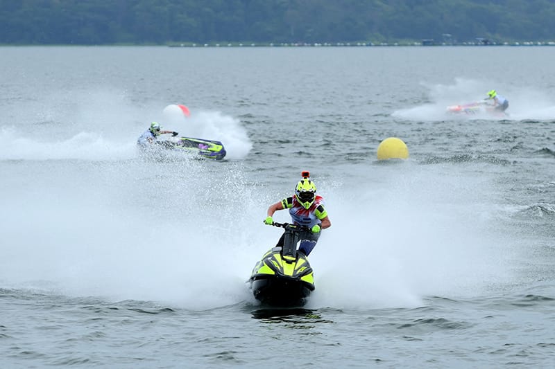 Persaingan Ketat di Aquabike Jetski World Championship 2024 di Danau Toba