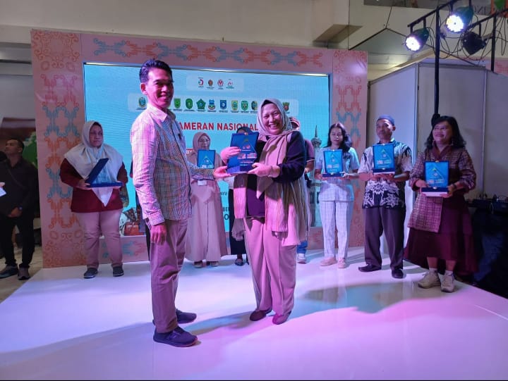 Dekranasda Sumut Raih Juara Pertama di Pameran Nasional Gebyar Kreasi Nusantara dan Jogja ITAFF 2024
