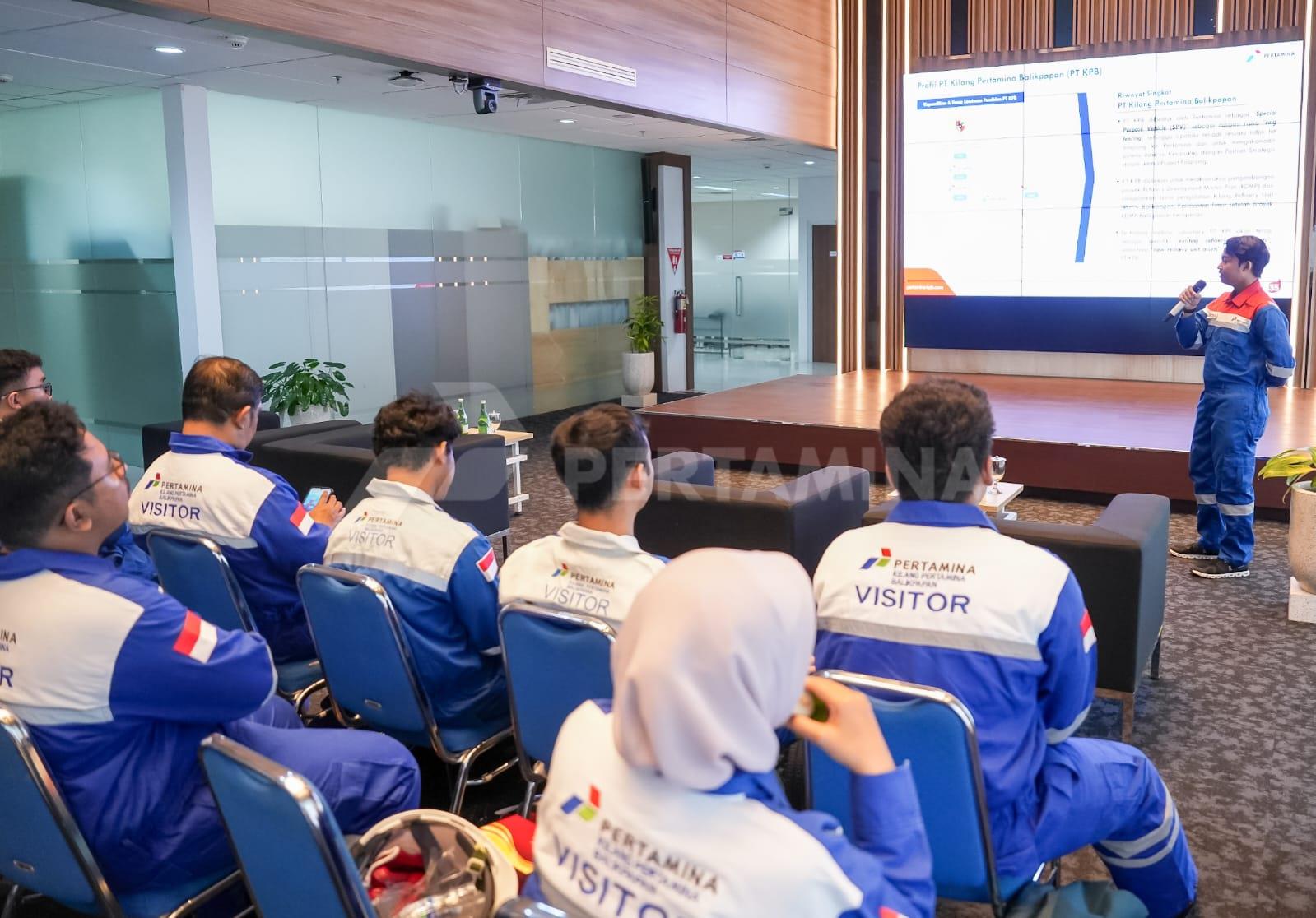 Pertamina Goes To Campus 2024: Universitas Indonesia Juara Kompetisi Esai dengan Inovasi Energi Berkelanjutan
