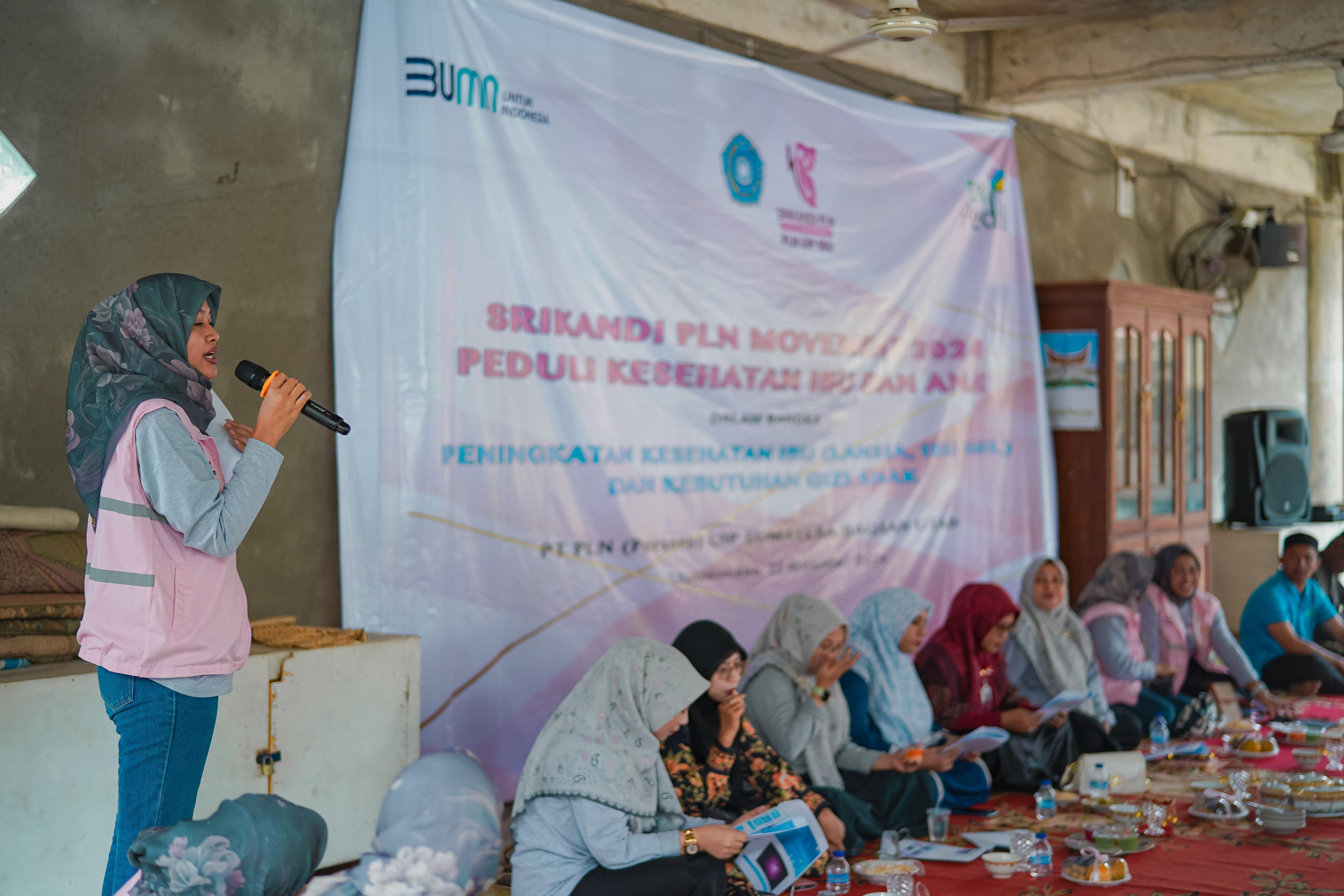 Momen Jelang Tahun Baru, Srikandi PLN UIP SBU Edukasi Bahaya Listrik dan Sosialisasi PLN Mobile