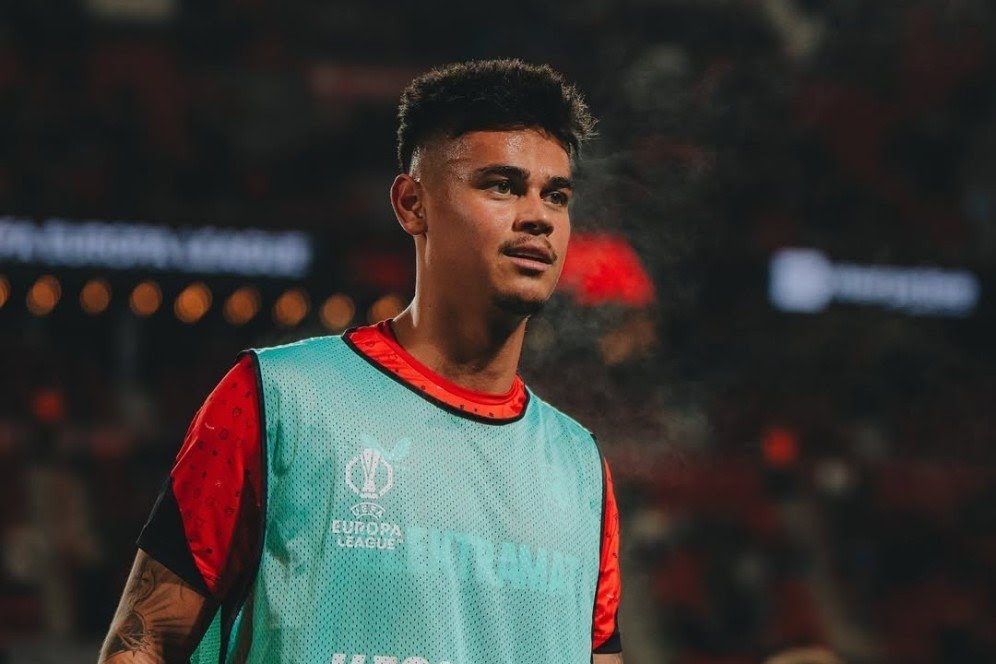 Mees Hilgers Gagal Selamatkan Twente dari Kekalahan di Liga Europa