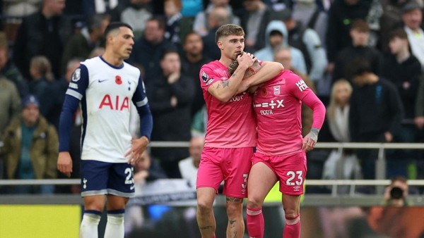 Ipswich Town Gulingkan Tottenham Hotspur, Lilywhites Kalah dari Tractor Boys