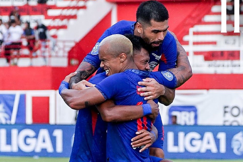 Arema FC Kalahkan Persita Tangerang 3-0, Naik ke Peringkat Enam BRI Liga 1 2024/2025