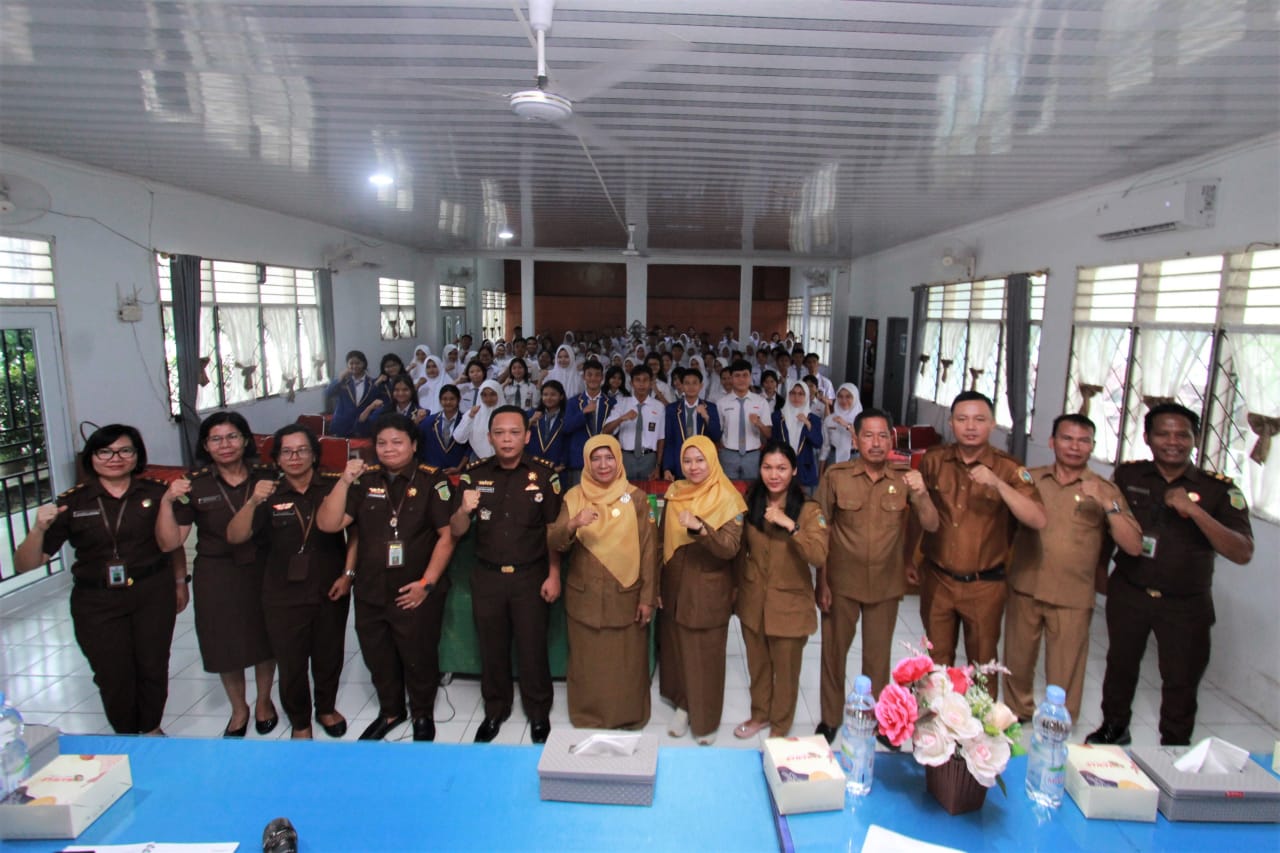 Kejati Sumut Peringati Hari Anti Korupsi Sedunia dengan Penyuluhan Hukum di SMA Negeri 14 Medan