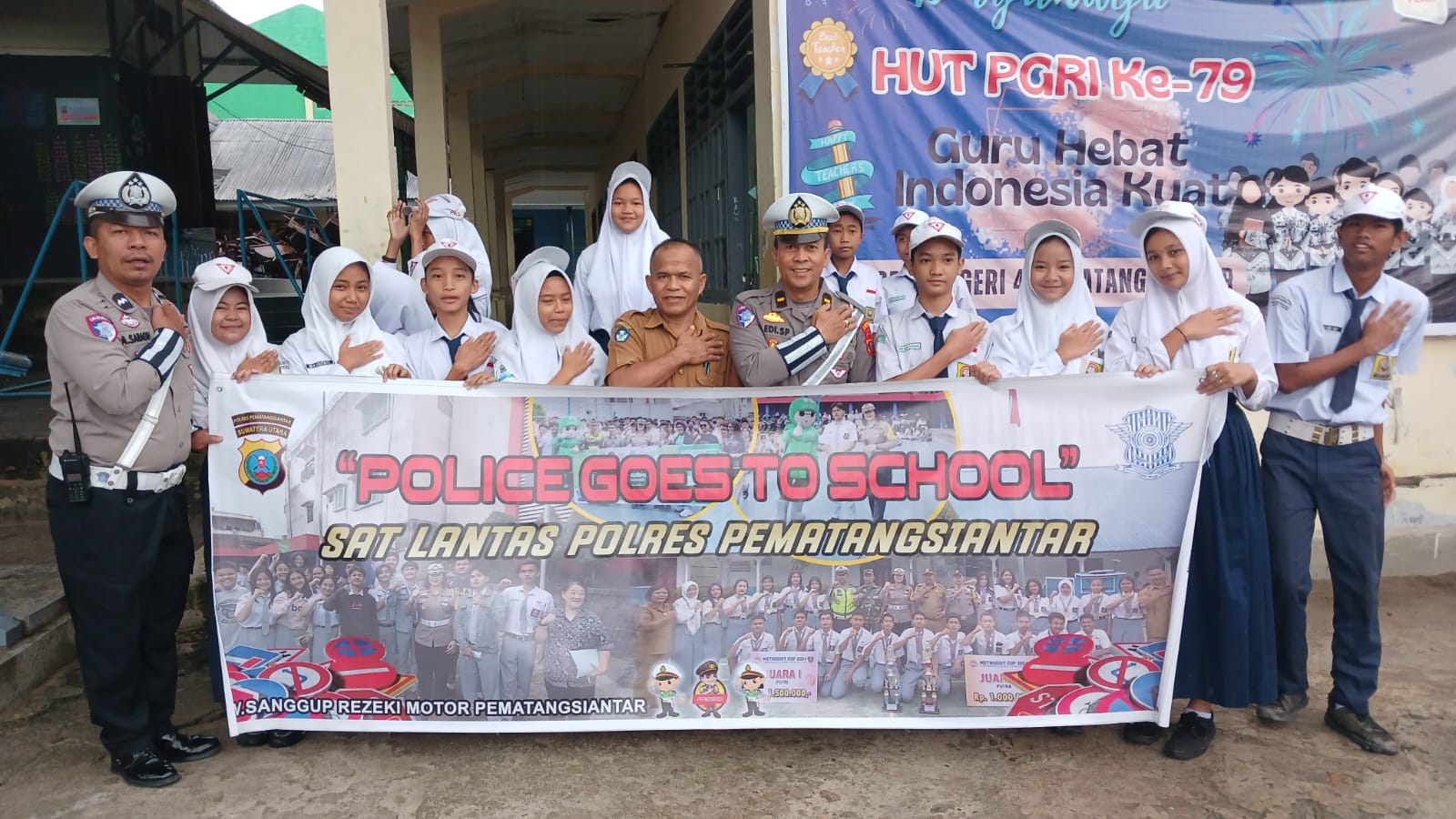 Police Go To School: Sat Lantas Polres Pematangsiantar Sambangi SMP Negeri 4