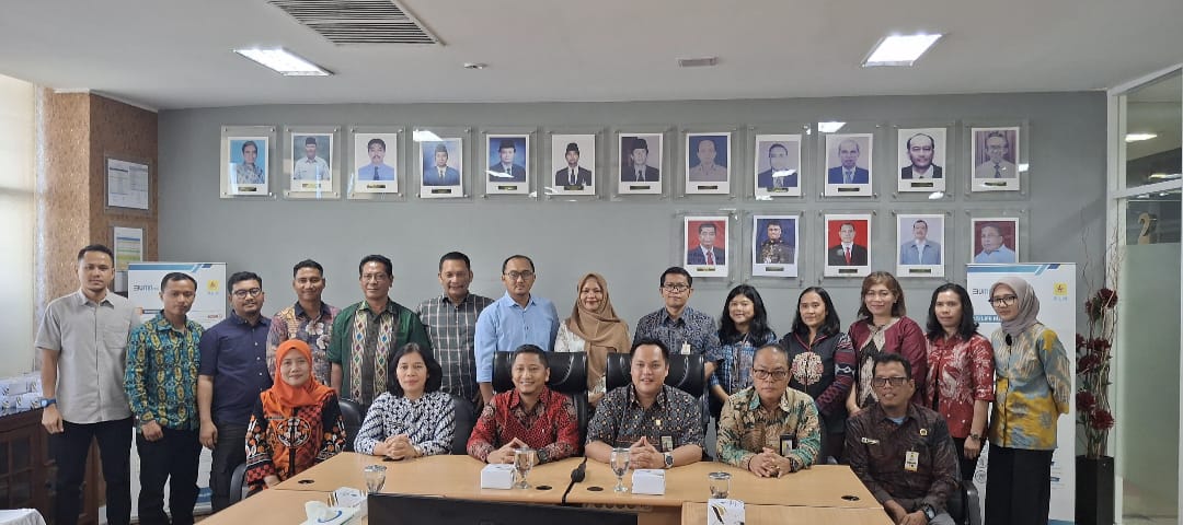 Hadiah Jelang Natal dan Tahun Baru, PLN UIP SBU Terima 23 Sertipikat Aset Tapak Tower