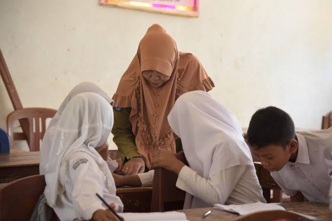 Kemendikdasmen Targetkan Sertifikasi 1,3 Juta Guru Melalui Program PPG 2024