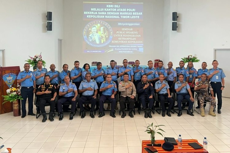 Atase Polri KBRI Dili Asah Keterampilan Public Speaking Polisi Timor Leste